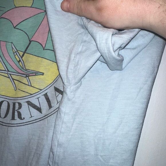 American Eagle Poolside Club Beach Light Blue Graphic Tee XL EUC - Picture 5 of 12